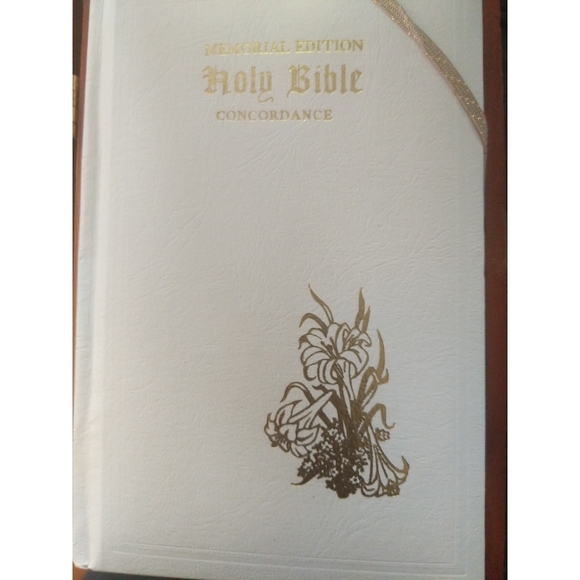 Holy Bible Catholic Memorial Edition 1976 - Picture 11 of 16